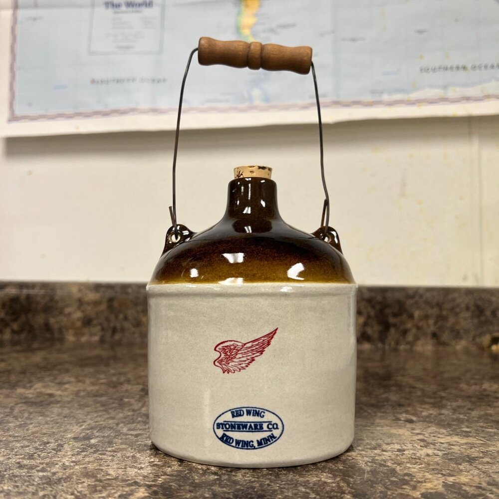 **** Beautiful Collectable 1999 RED WING Stoneware Bail Handle Jug ****